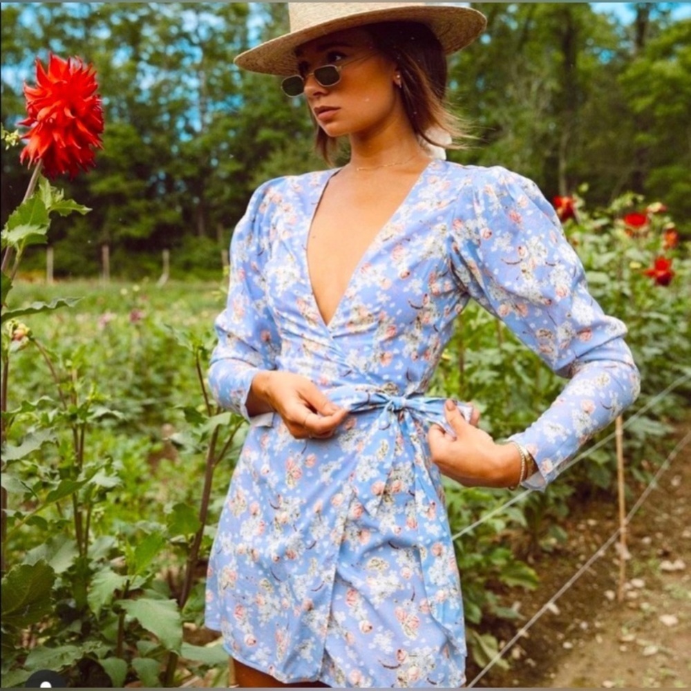 WEWOREWHAT Dry Flowers Blanca Dress, Size M - Picture 1 of 13